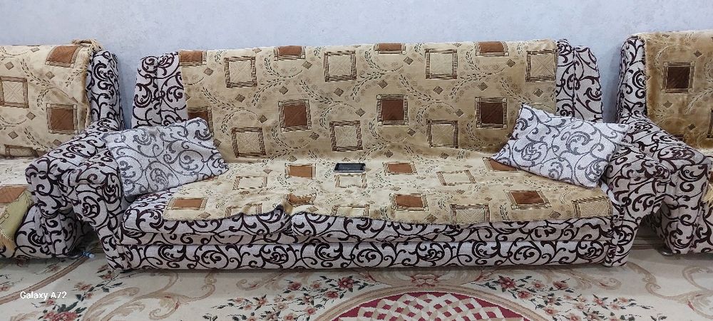 Раздвижной диван с креслами