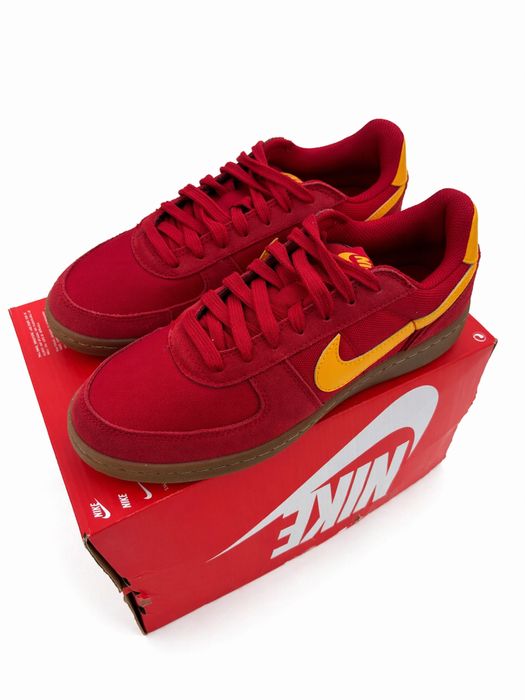 Nike FIELD обувки ЧИСТО НОВИ!