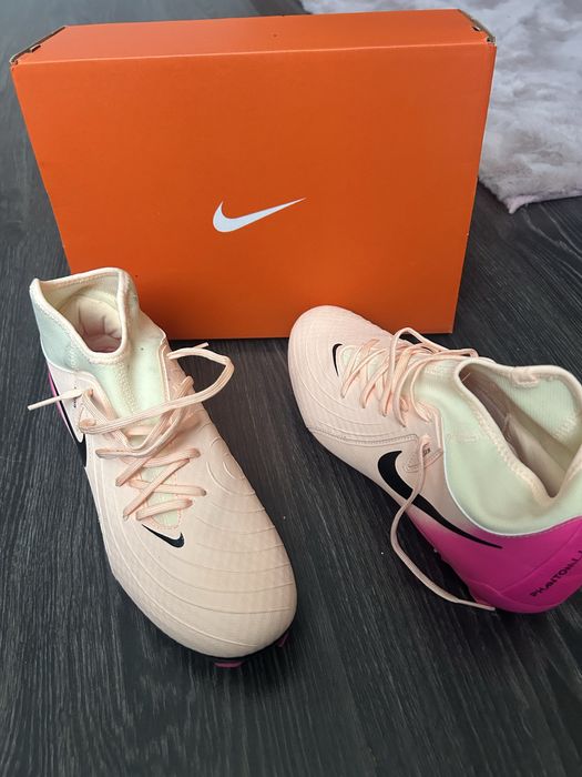 Crampoane de fotbal Nike-uri   nr 42