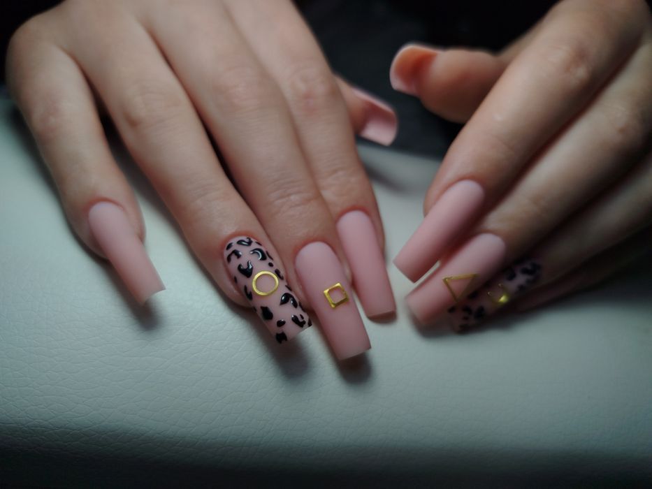 Маникюр круглосуточно