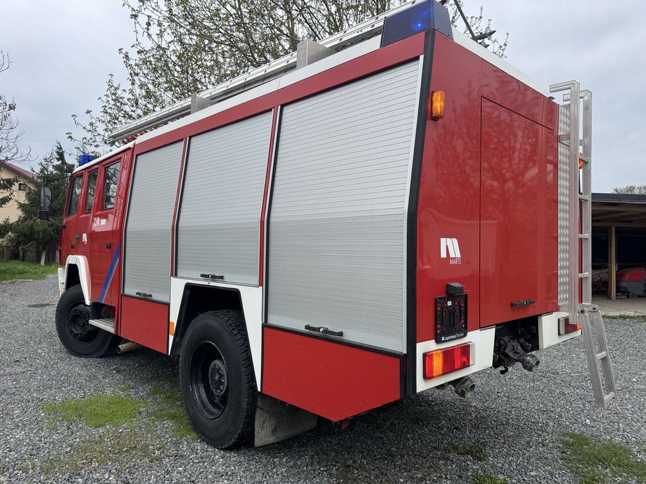 Autospeciala pompieri Masina de pompieri Steyr4*4 Mercedes stropitoare 3000 l + spuma