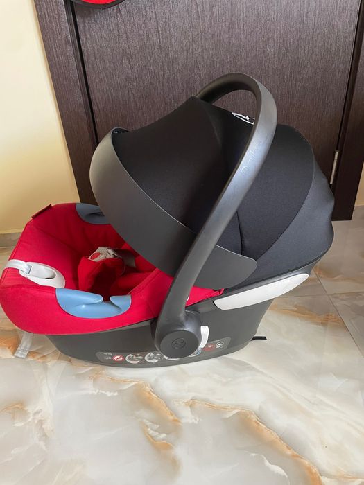 Продавам детско столче за кола Cybex Cot S lux