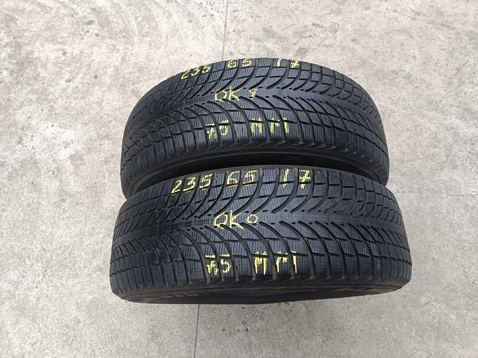 Doua anvelope iarna 235 65 17 michelin latitude alpin LA2 cu 7,5 mm
