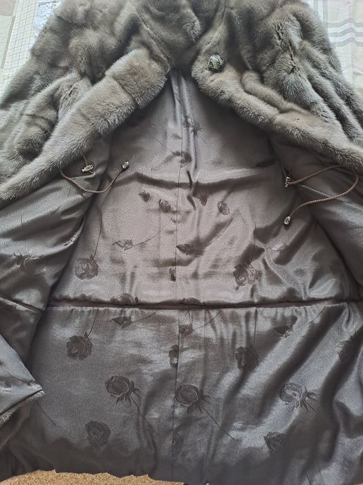 Продам шубу в отличном состоянии.