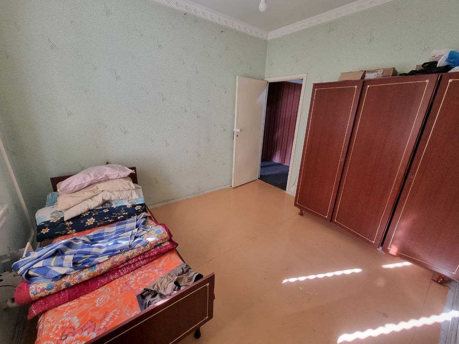 Продаю 4+1 комнатную квартиру.