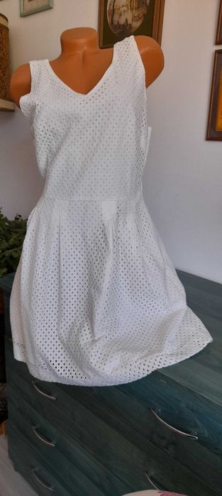 1. Rochii din material fin – stil boho-lejer, perfecte pentru vară.