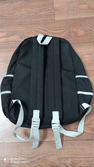 Рюкзаки в отличном состоянии для 1 класса и большие.Цена за один
