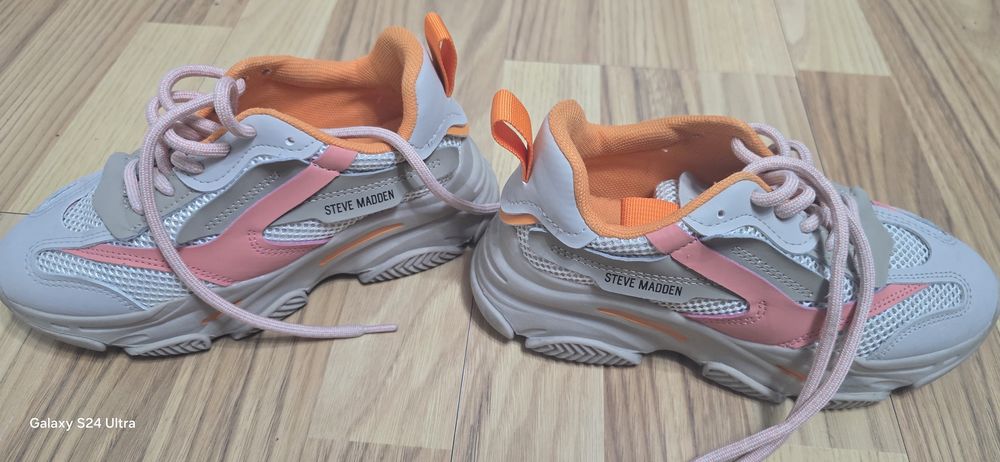 Adidași Steve Madden originali, mărimea 32, aproape noi