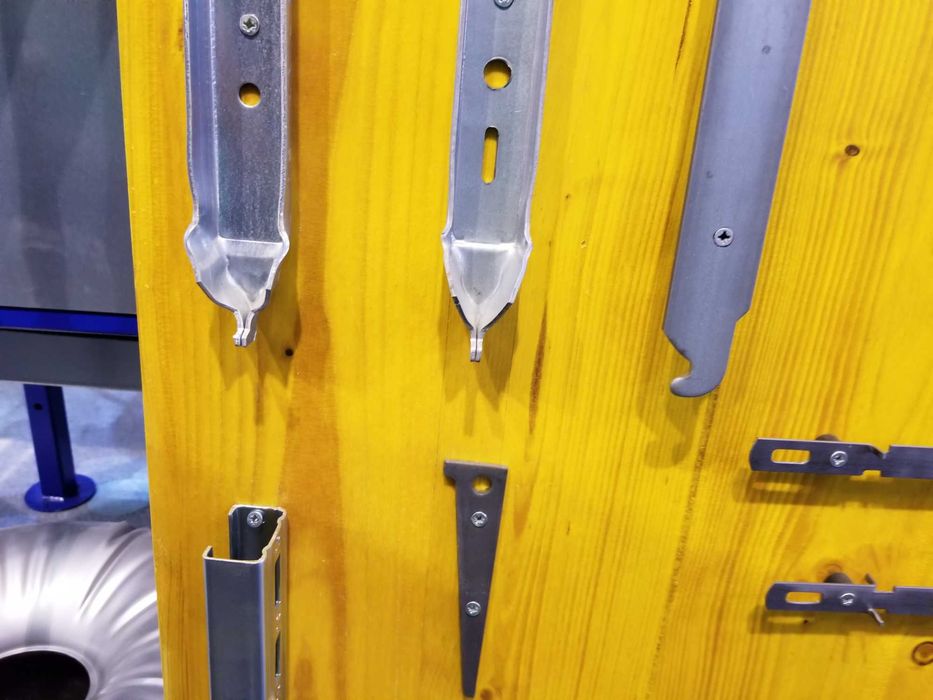 Специални дистанциали за шперплат и трислойни платна с дебелина 21 м