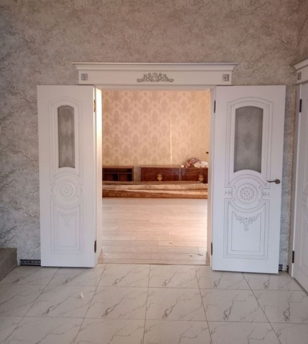 Установка дверей. Есік орнату.