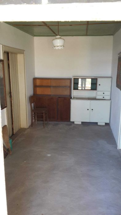 Продава двуетажна къща