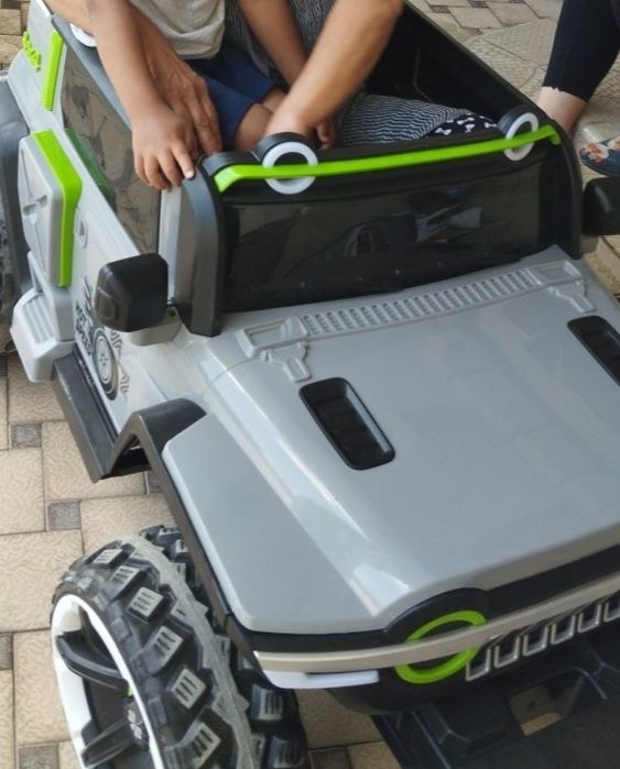 Bolalar uchun JEEP mashina sotiladi