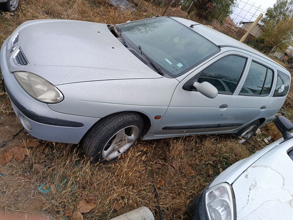 Renault Megane 1.9 JTD дизел комби на Части