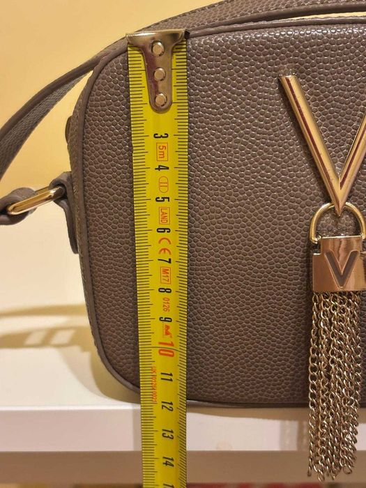 Vând geantă  eleganta mică Valentino