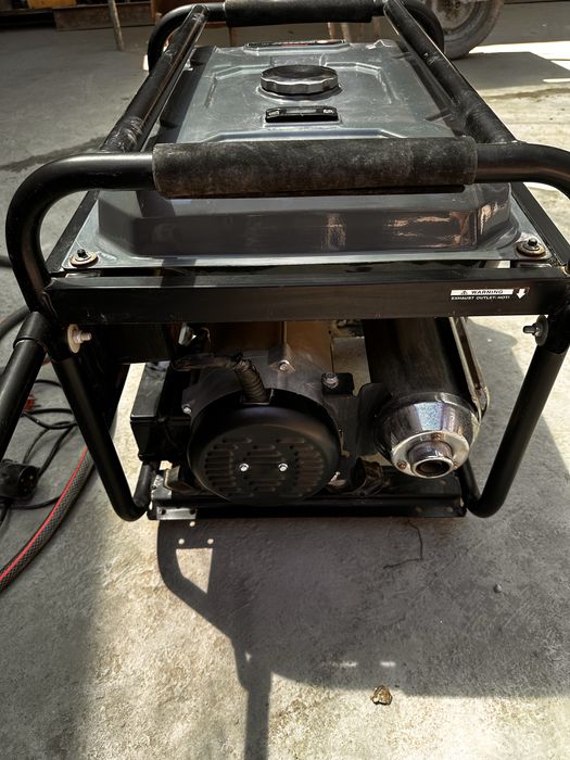 Продаю генератор бензиновый