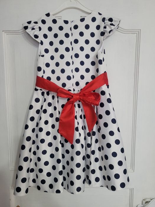 Красивое платье в горох