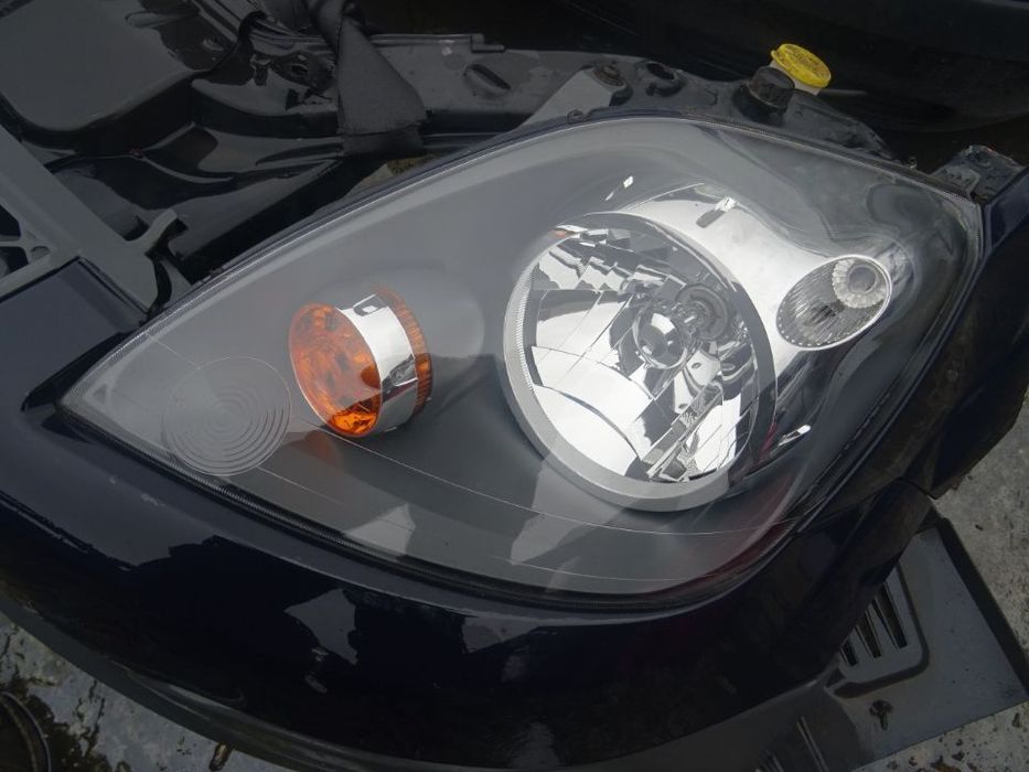 Vand Fata completa Ford Fiesta din 2007 volan pe stanga