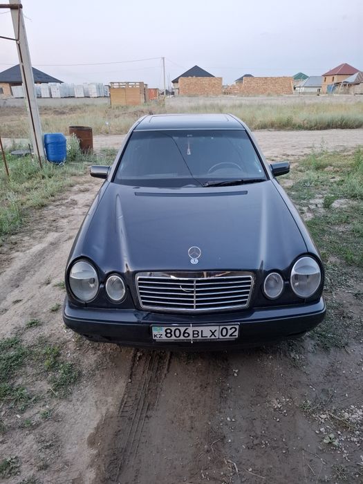 Мерседес 210 2.3 литр