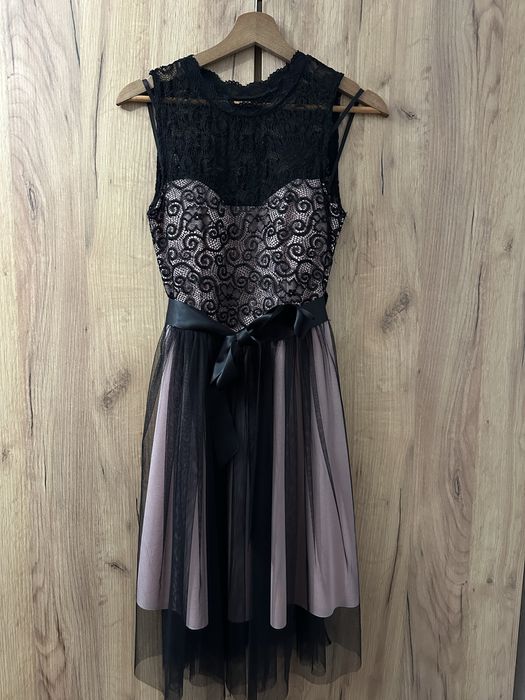 Rochie elegantă de ocazie, dantelă și tul, neagră și nude
