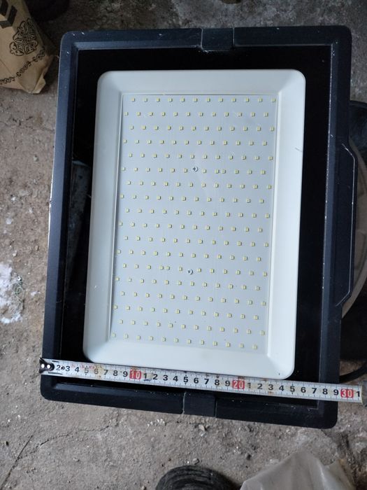 Прожектор отличный состояние