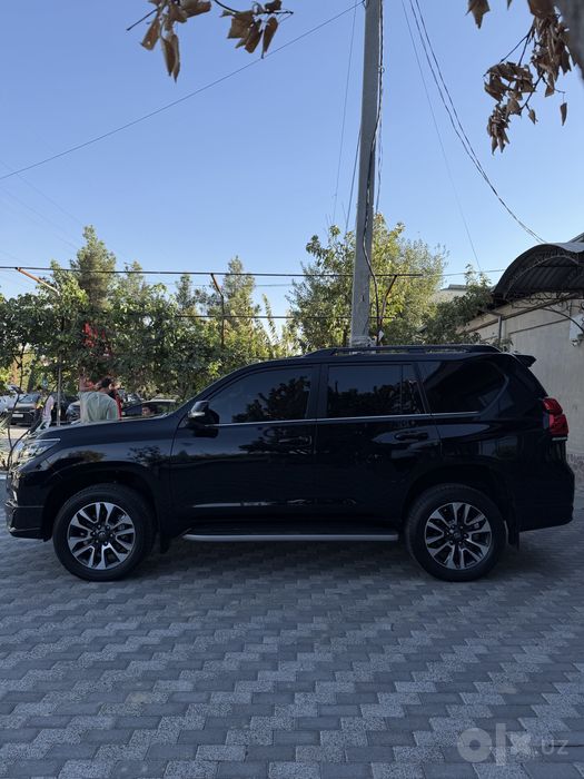 Toyota Land Cruiser prado 2023 yil 30000 km yrugan
