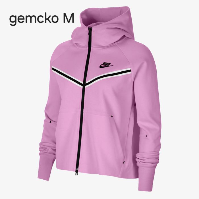 Различни видове дрехи Nike