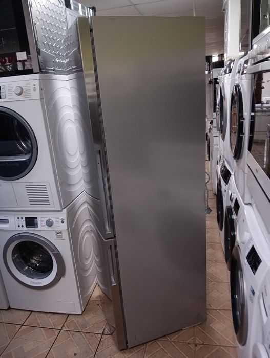 Иноксов комбиниран хладилник с фризер Сименс Siemens 2 години гаранция