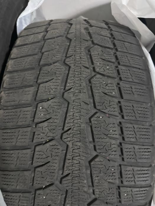 Toyo 255/40/R19, зимние