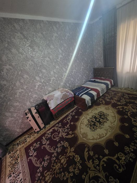 Кибрай тумани Ункӯргон маҳалласида 6 сотих 4 хона  уй сотилади.