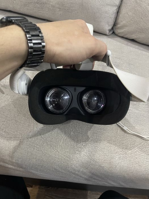 VR-очки Oculus Quest 2