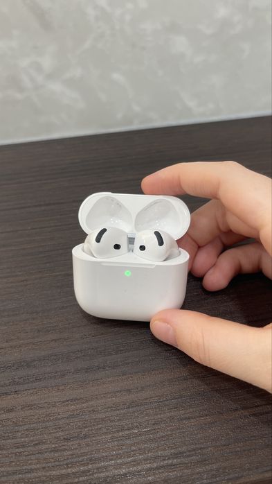Продам AirPods 4 (ANC)