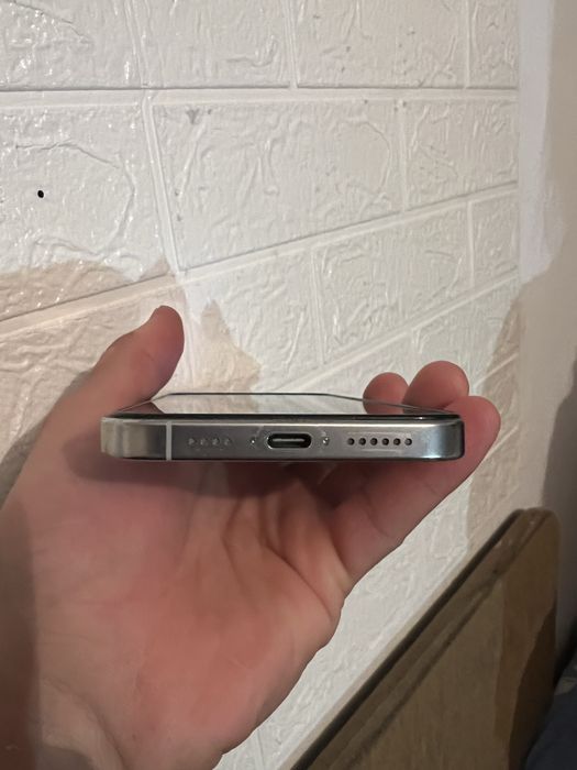 iPhone 16 про макс