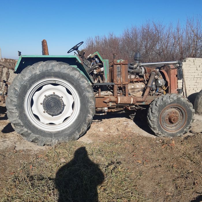 Трактор сотилади