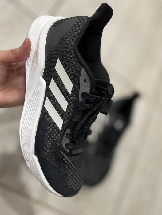 Кроссовка adidas оргинал