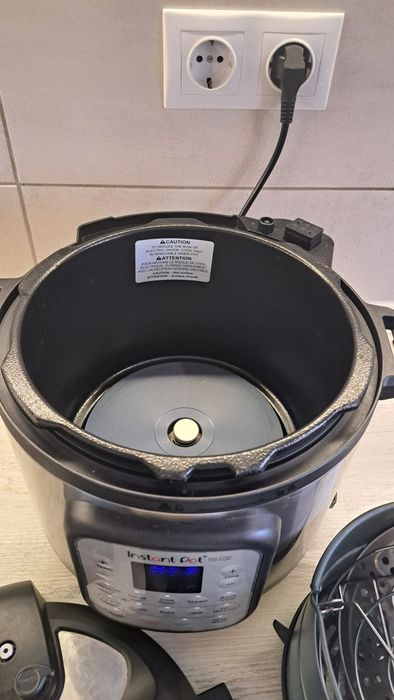 Мултикукър InstantPot Duo crisp + air fryer