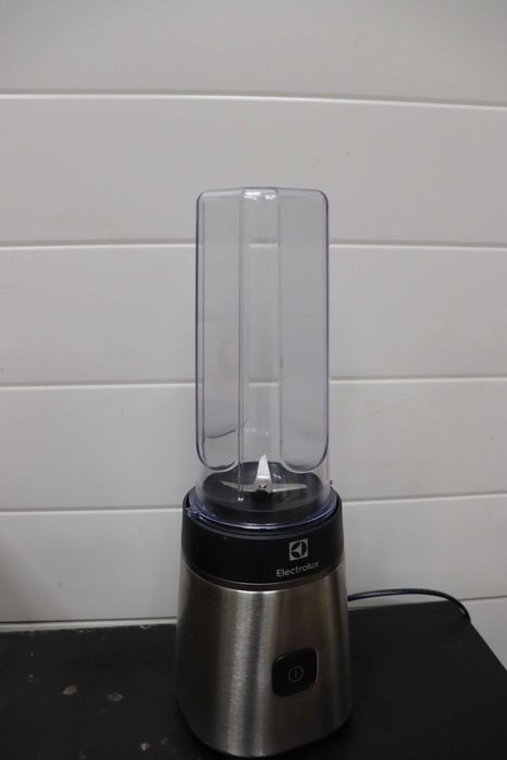 Electrolux E3SB1-4ST Blender Sports Blender Create 3, 600мл бутилкa