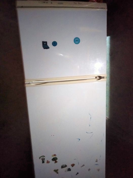 2 Холодильники, титан аристон