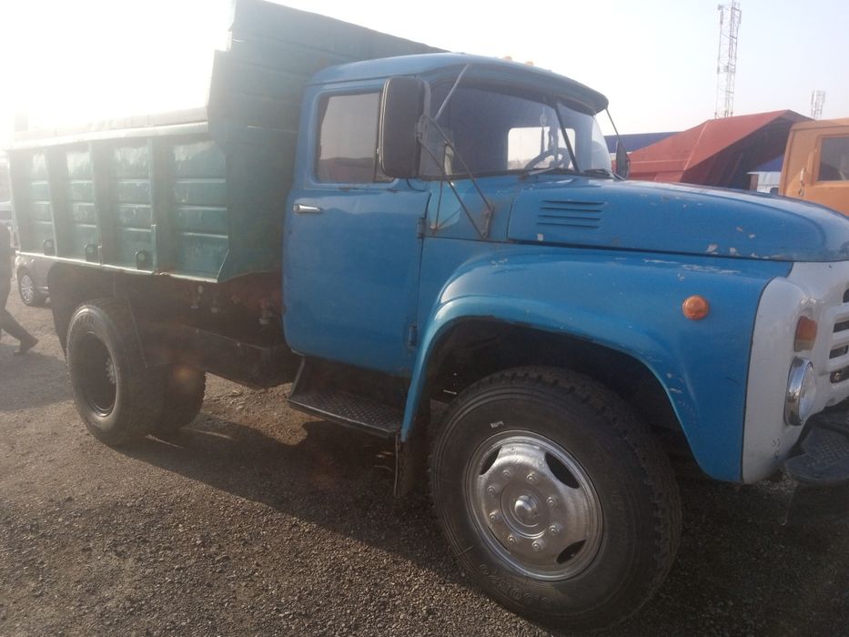 Mashina Zil 130 kvadrat