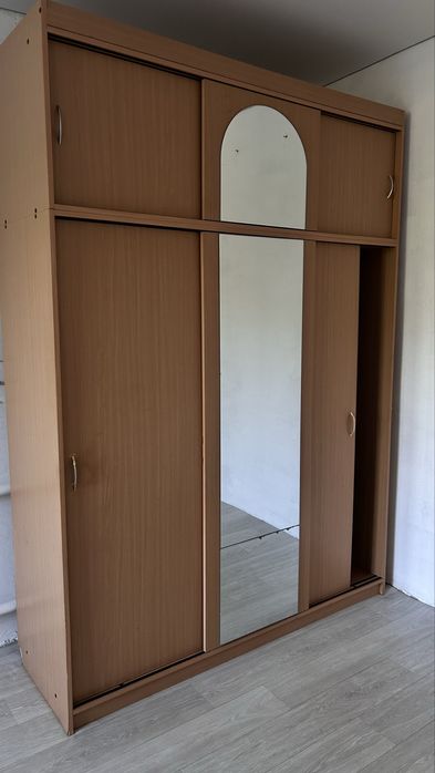 Деревянные шкафы 2 штуки