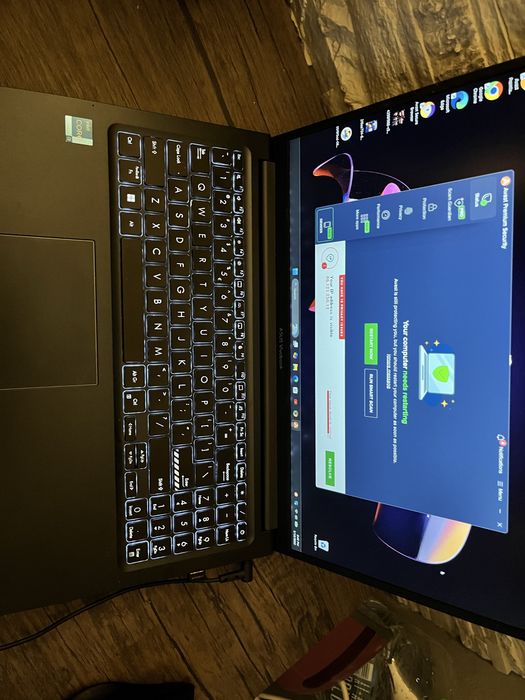 Laptop ASUS VivoBook 15