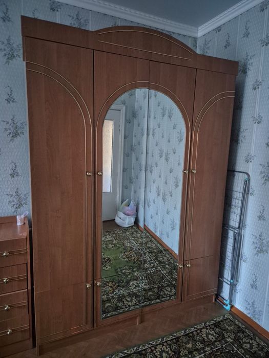 Продам спальный гарнитур