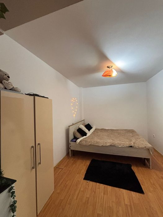 Închiriez apartament