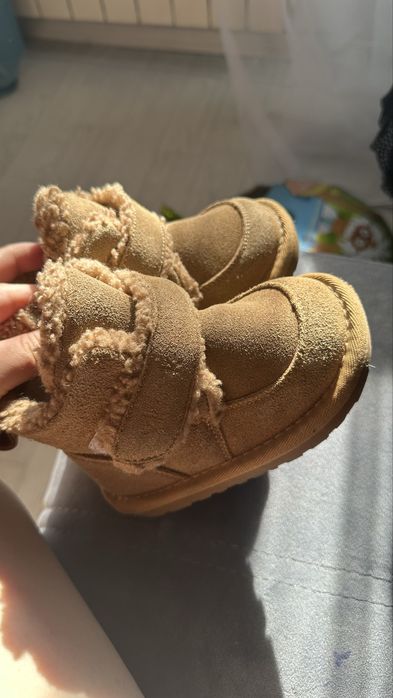 Продам детские сапожки