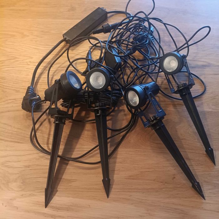 LED градинско осветление RGB – комплект 4 прожектора, 15 м