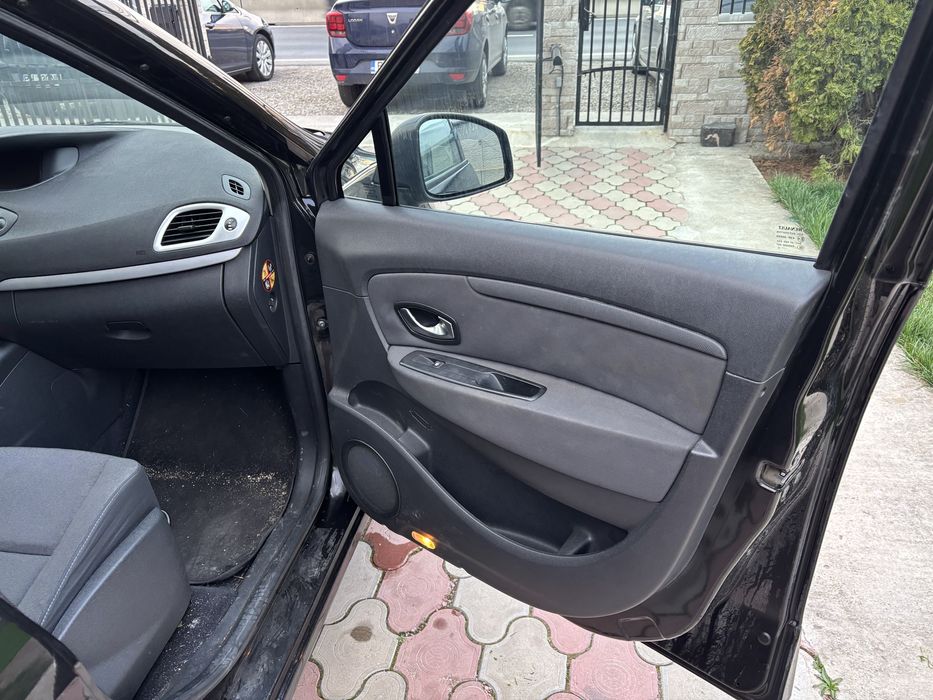 Ușă dreapta față  renault scenic 3