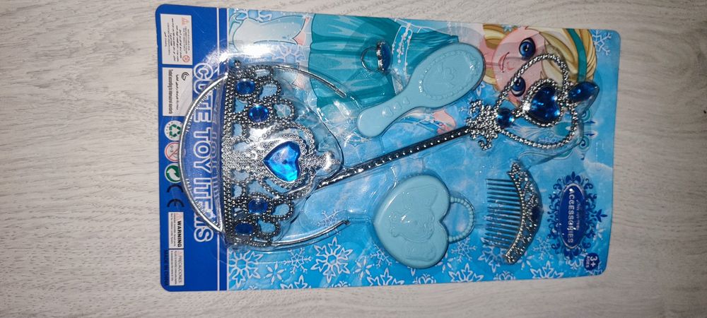 Рокля на Елза от Frozen с подарък светещ ластик за коса