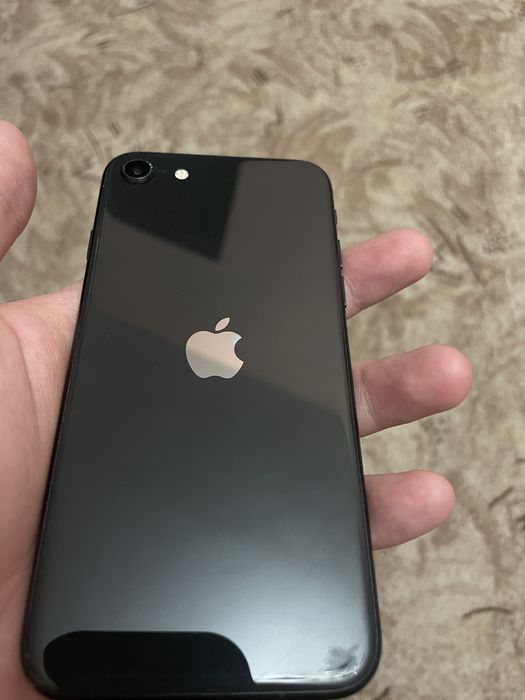 Iphone SE 2020г 128гб
