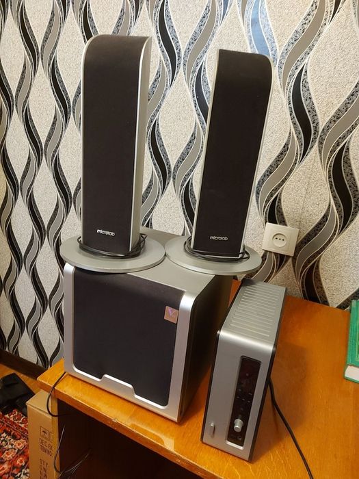 Продаётся монитор, колонки и системный блок