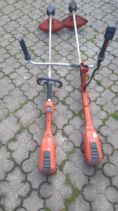 Vând motocoasa huswarna pe acumulator 536LXRX