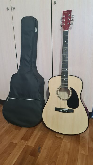Продам Гитара акустическая